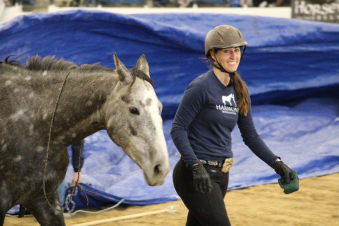 Lindsey, competing in the 2016 Thoroughbred Makeover. (flickr.com/Lindsey Partridge)